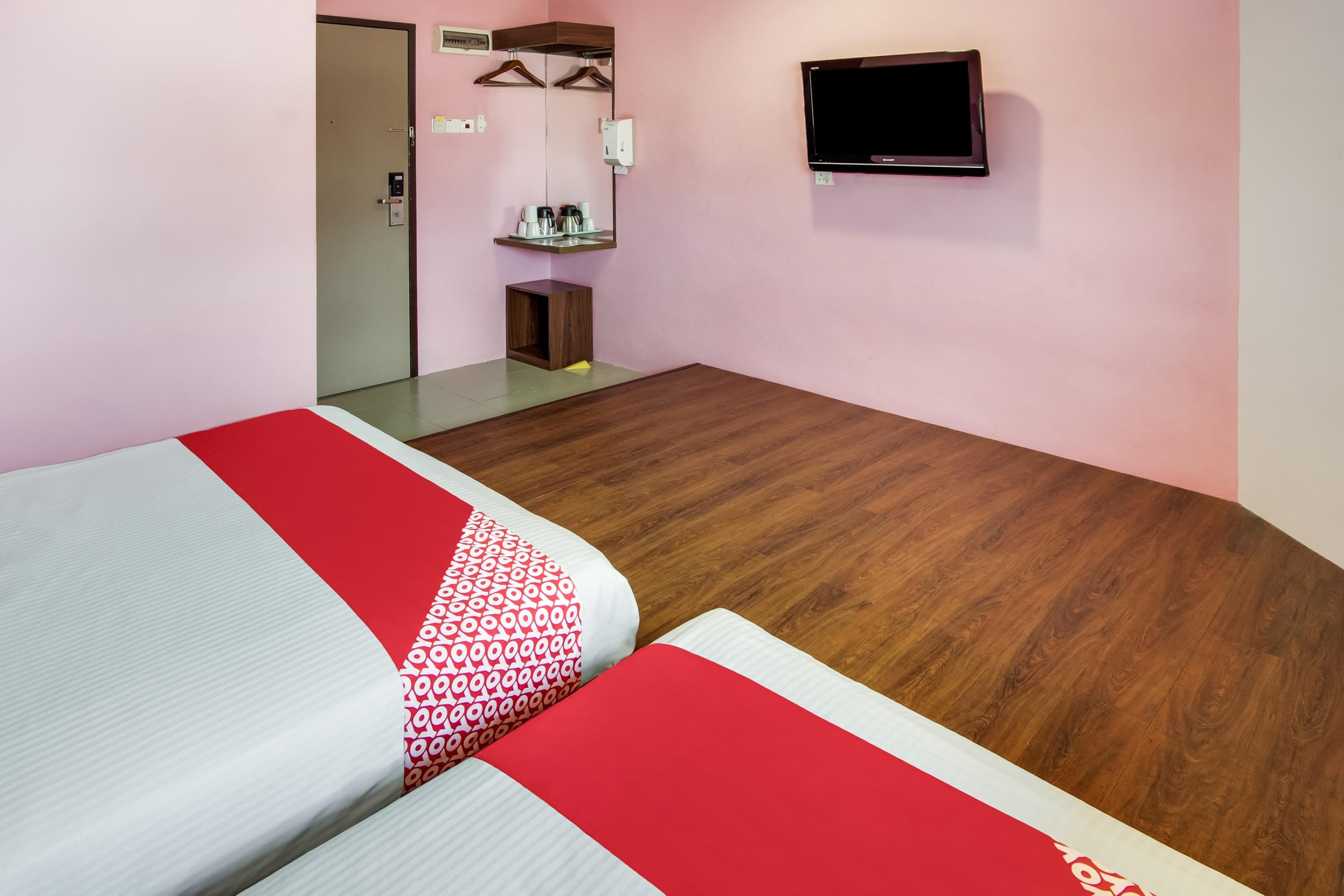 Oyo 89480 Dream House Hotel Skudai Exterior foto