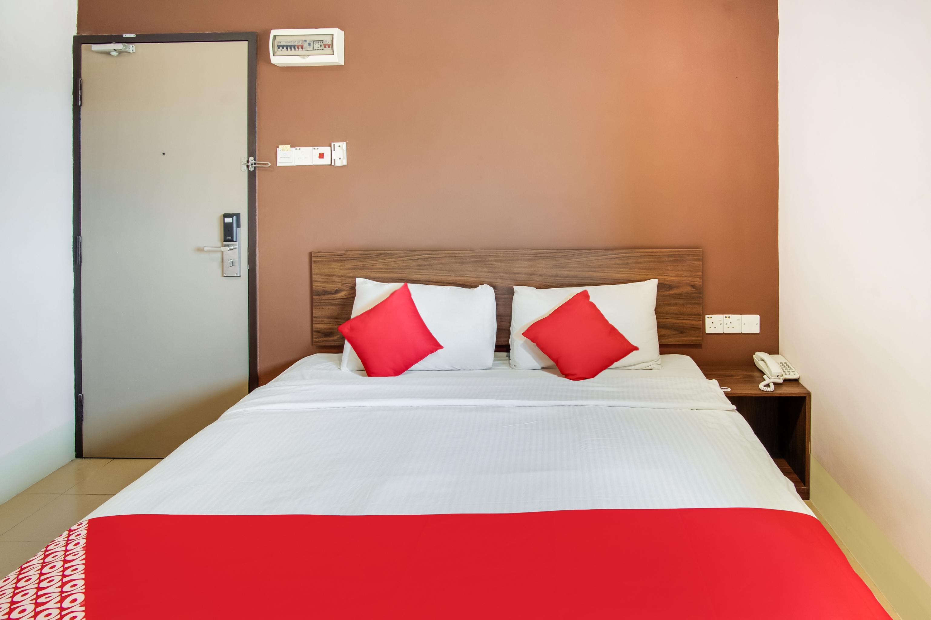 Oyo 89480 Dream House Hotel Skudai Exterior foto