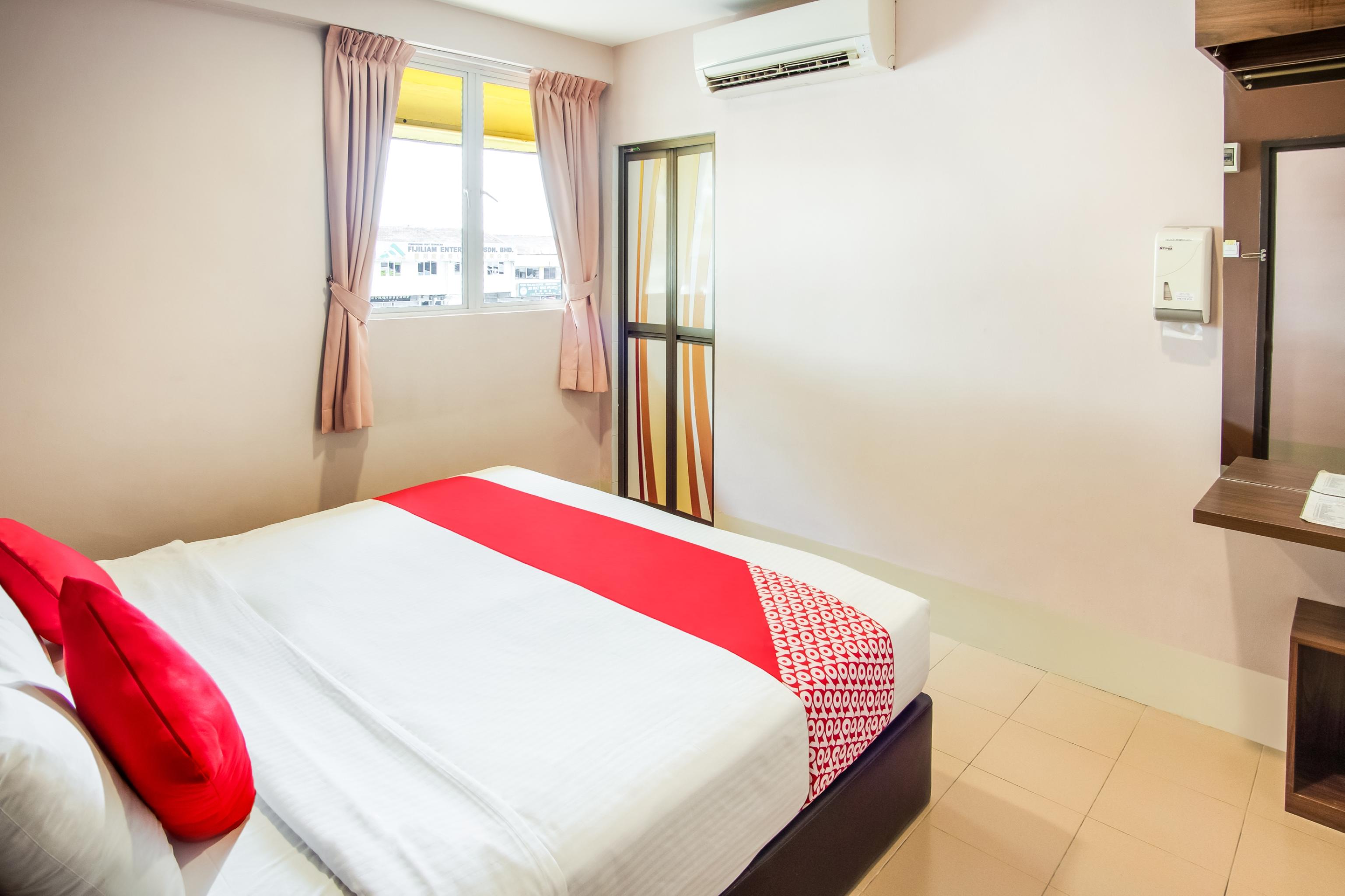 Oyo 89480 Dream House Hotel Skudai Exterior foto